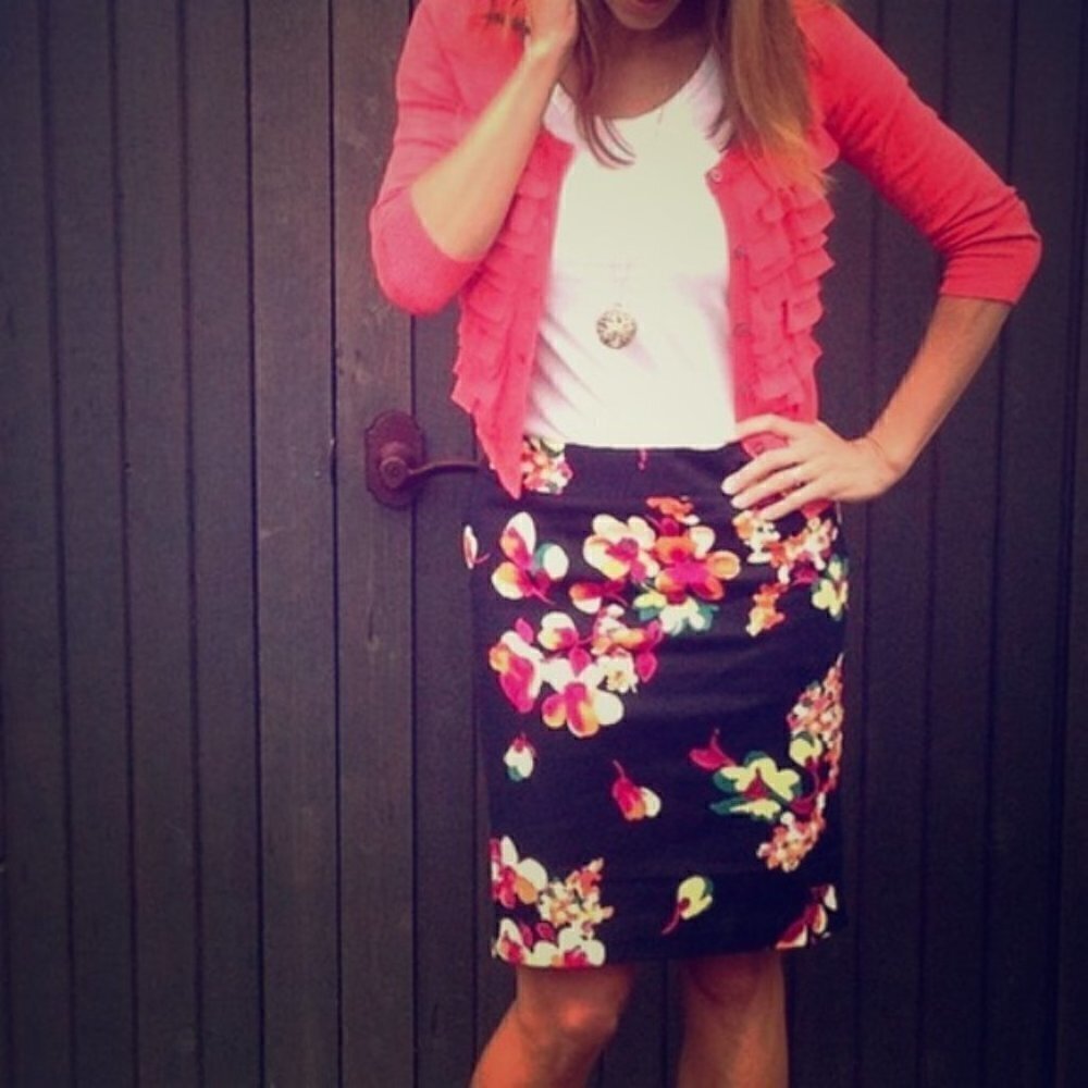 𝅺Merona Lined Floral Skirt with Pockets Size 2 EUC